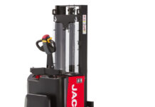 Типы штабелеров для поддонов