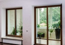 Раздвижные двери на балкон и террасу. Что стоит знать об этом решении?