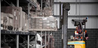 Для чего используется штабелер?