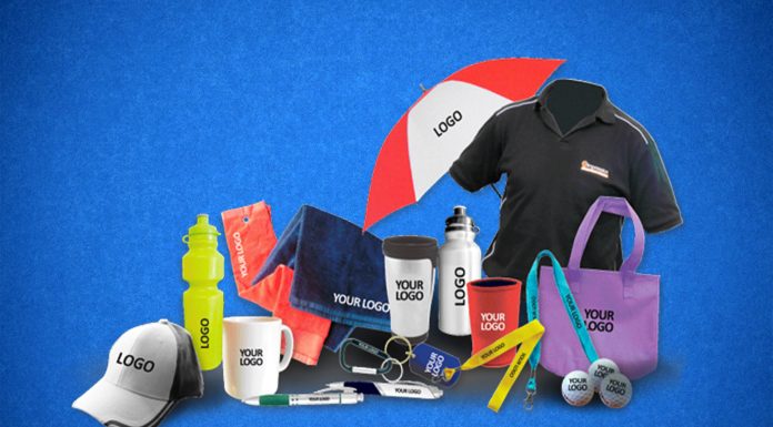 Услуги по печати логотипов, фирменной символики на одежде и сувенирах