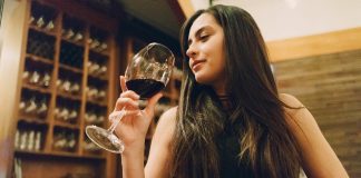 Как удостовериться в подлинности винтажных вин и других алкогольных напитков: советы