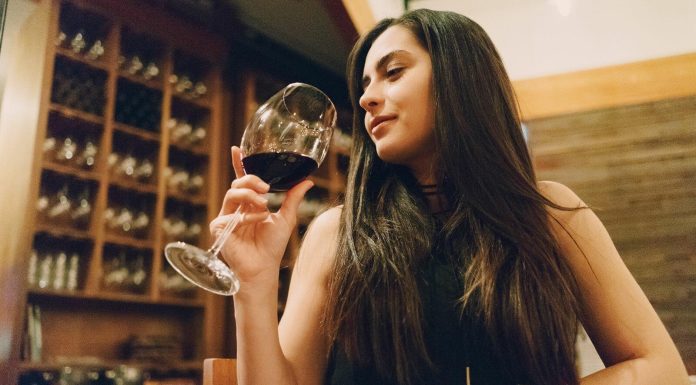 Как удостовериться в подлинности винтажных вин и других алкогольных напитков: советы