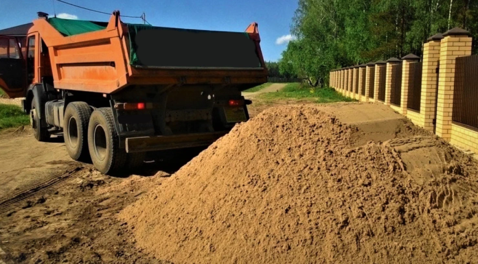 Ключевые аспекты доставки песка: подробности