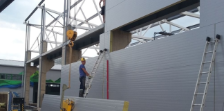 Как надежно закрепить сэндвич-панели: советы