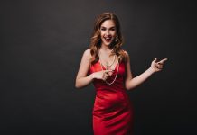 Как выбрать онлайн казино: советы и рекомендации https://ru.freepik.com/free-photo/attractive-woman-in-red-dress-pointing-to-place-for-text-inside-portrait-of-actress-in-silk-festive-outfit-posing-on-black-background_23985041.htm#fromView=search&page=1&position=5&uuid=58e3e05d-59bc-4e10-90a8-40ddad232e84