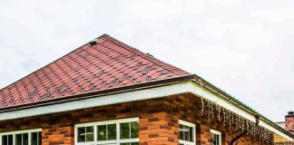 Какое бывает остекление беседок: чем оно полезно