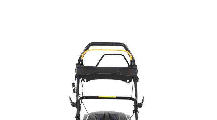 Какую технику приобретают владельцы коттеджей для уборки участка и строительных работ: подробности