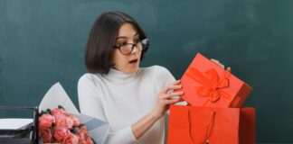 Идеи подарков для учителя на 1 сентября: подробности