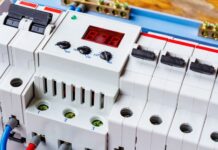 Стабилизаторы напряжения: основные функции, виды, критерии выбора