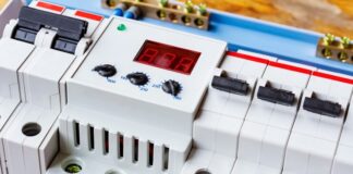 Стабилизаторы напряжения: основные функции, виды, критерии выбора