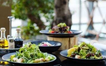 Промышленные мешалки для салатов: типы, характеристики, плюсы