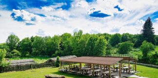 Деревянные шатры и павильоны от Procorner: стильное решение для мероприятий и бизнеса