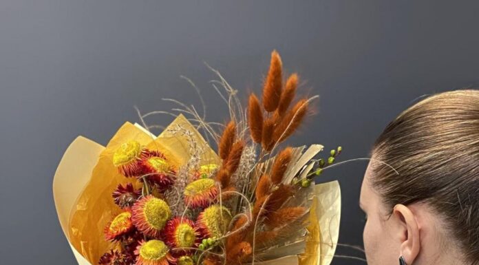 Как подобрать цветы для бабушки: оттенки ласки и тёплой заботы