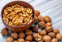 Грецкий орех — источник витаминов: как он влияет на организм