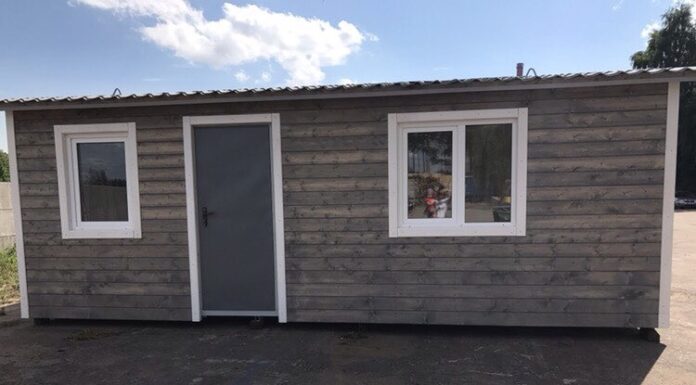 Как выбрать готовую бытовку для дачи: основные критерии и советы