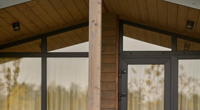 Окна для дачи: как избежать ошибок при выборе