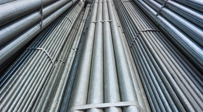 Производство и особенности нержавеющих труб: технологии, характеристики, применение