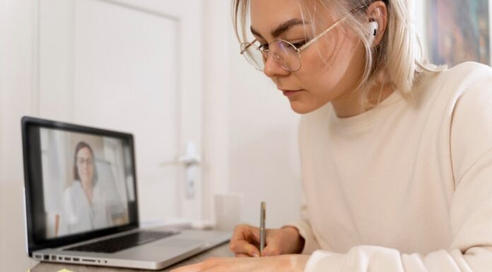 От теории к практике: как эффективно освоить телесно-ориентированную терапию онлайн