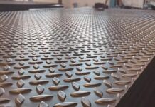 Виды рифленых листов: плюсы и сравнение типов