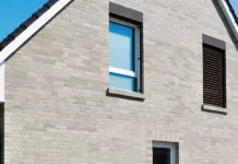 Как выбрать фасадную плитку: ключевые критерии качества и долговечности