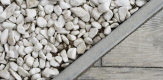 Бордюрный камень для клумб и цветников