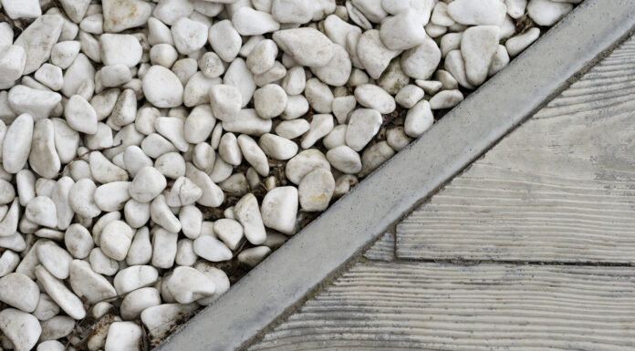 Бордюрный камень для клумб и цветников