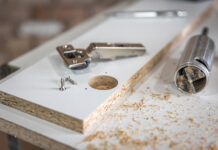 Фурнитура для кухонной мебели: требования к прочности и износостойкости